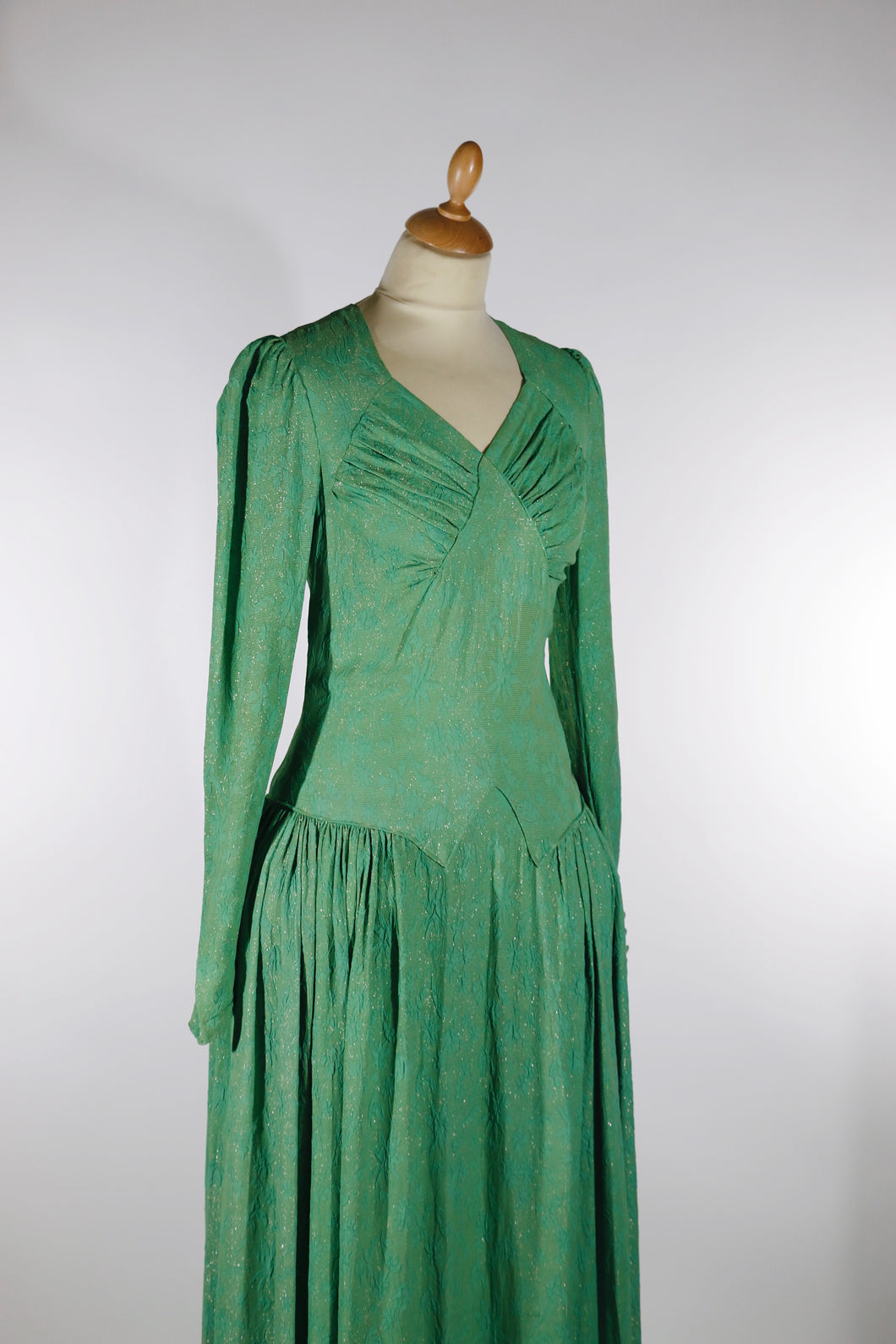 rare robe de soirée soie verte et doré '1940 rare evening dress green and golden silk